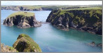 Ty Pobty, Coast Approaching Trefin